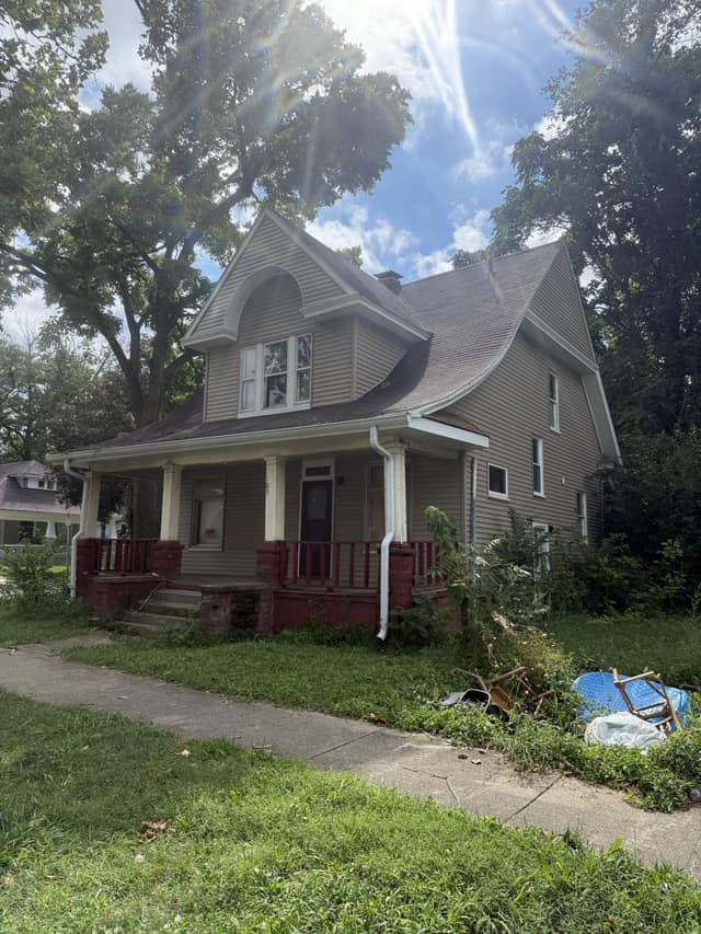 105 N Illinois St photo 1
