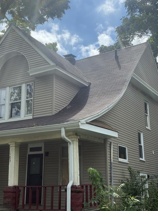 105 N Illinois St photo 2