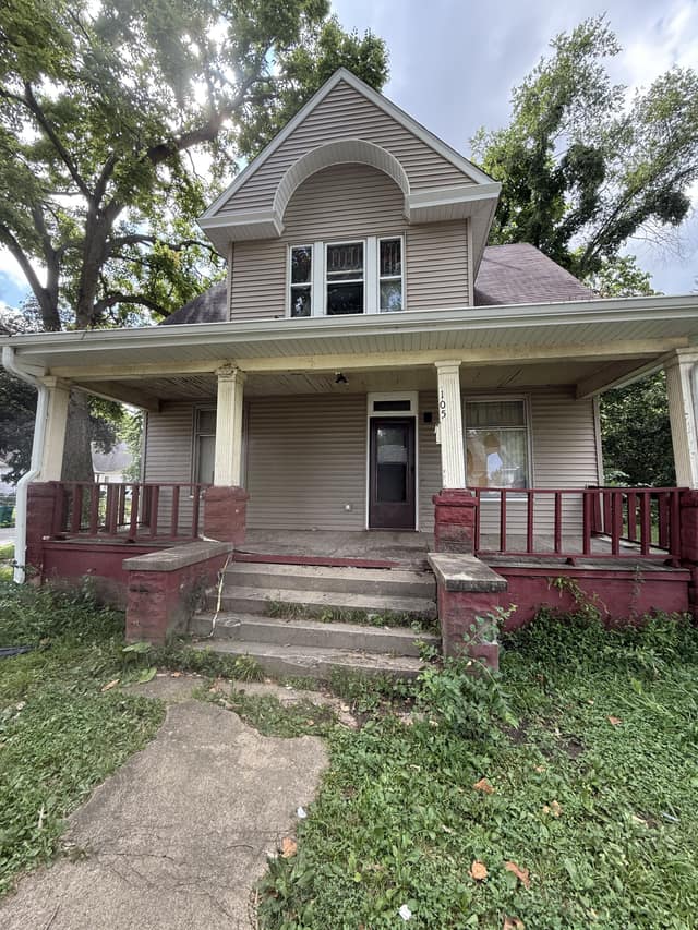 105 N Illinois St photo 4