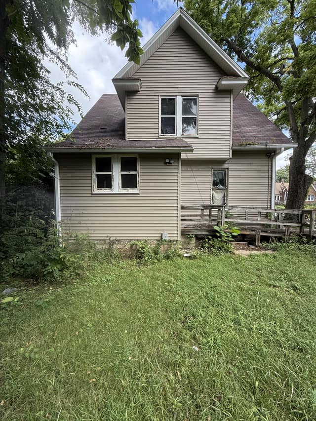 105 N Illinois St photo 34