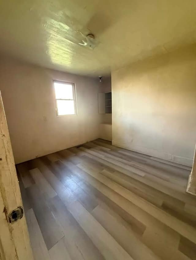 1035 Elmurst Avenue photo 2