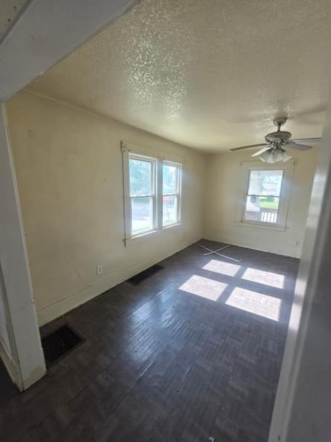 1705 E North St photo 32