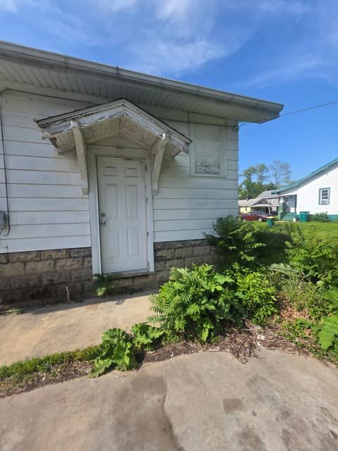 1705 E North St photo 1