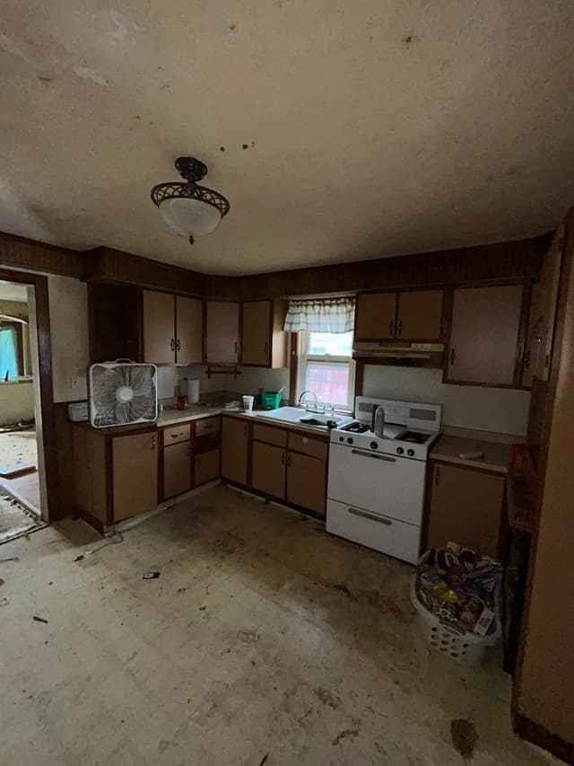 319 West Corbin St photo 6