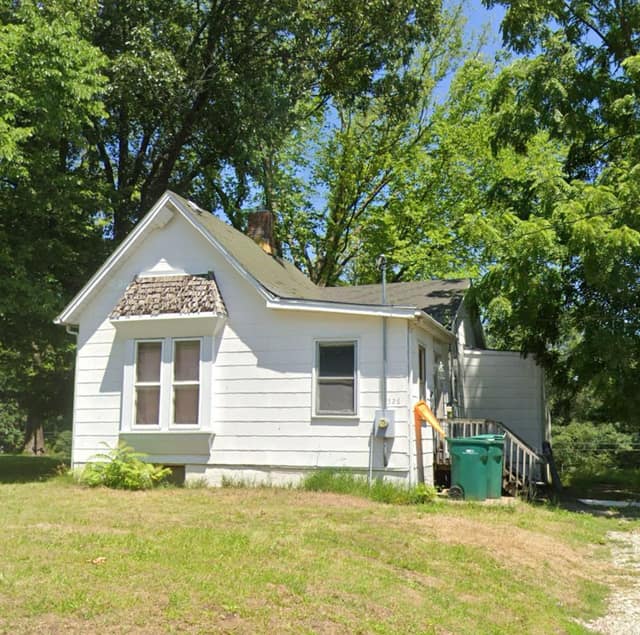 526 W Chandler St photo 1