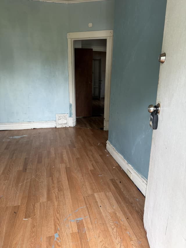 5363 Arlington Ave photo 3