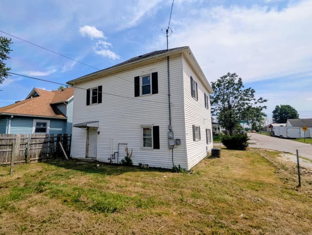 822 W Franklin St photo 3