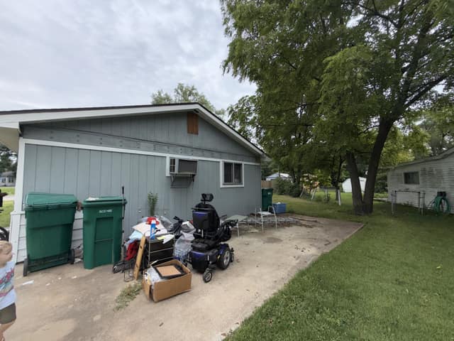 1060 Water St photo 2