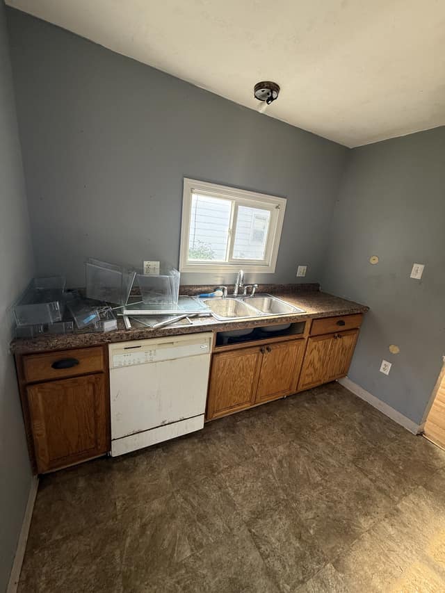 1553 E Walnut St  photo 11