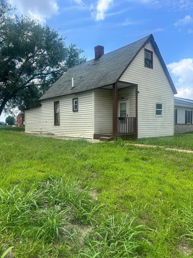 1541 5th Street photo 3