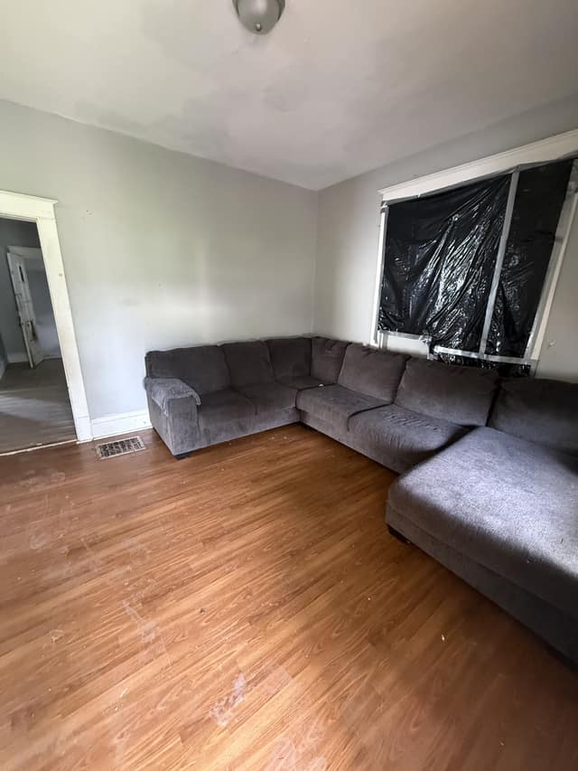 1828 E Main St photo 4