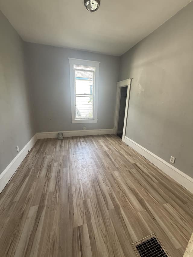 1828 E Main St photo 6