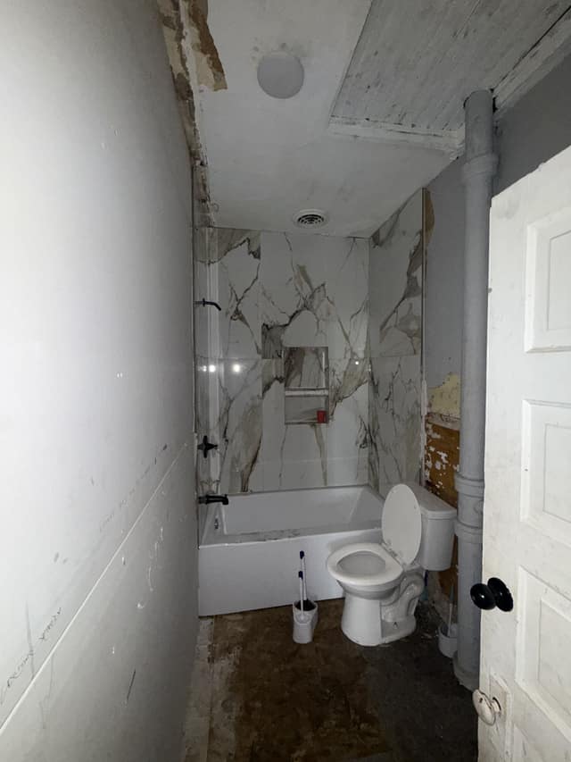 1828 E Main St photo 8