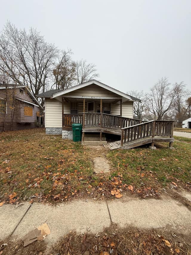 1652 E Hickory St photo 1