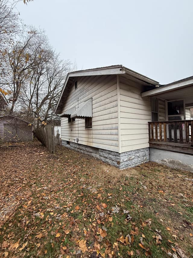 1652 E Hickory St photo 4