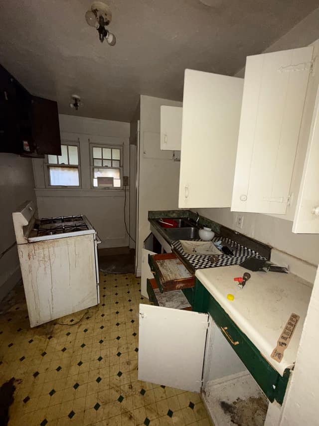1652 E Hickory St photo 9
