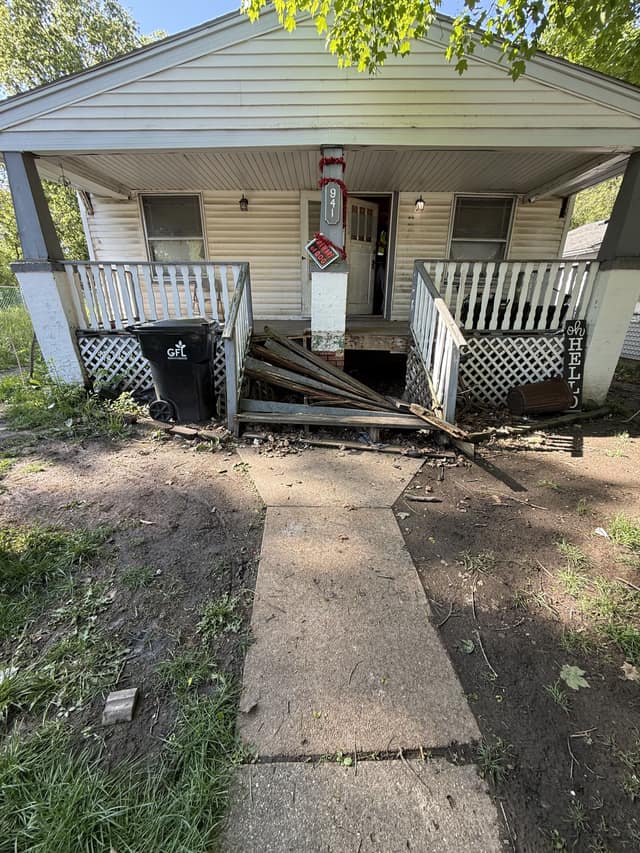 941 w Waggoner St photo 2