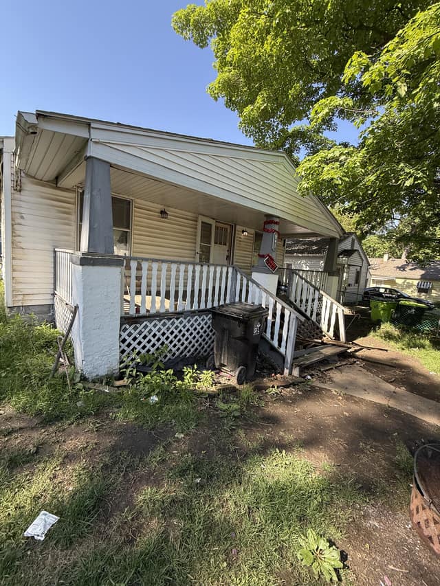 941 w Waggoner St photo 6