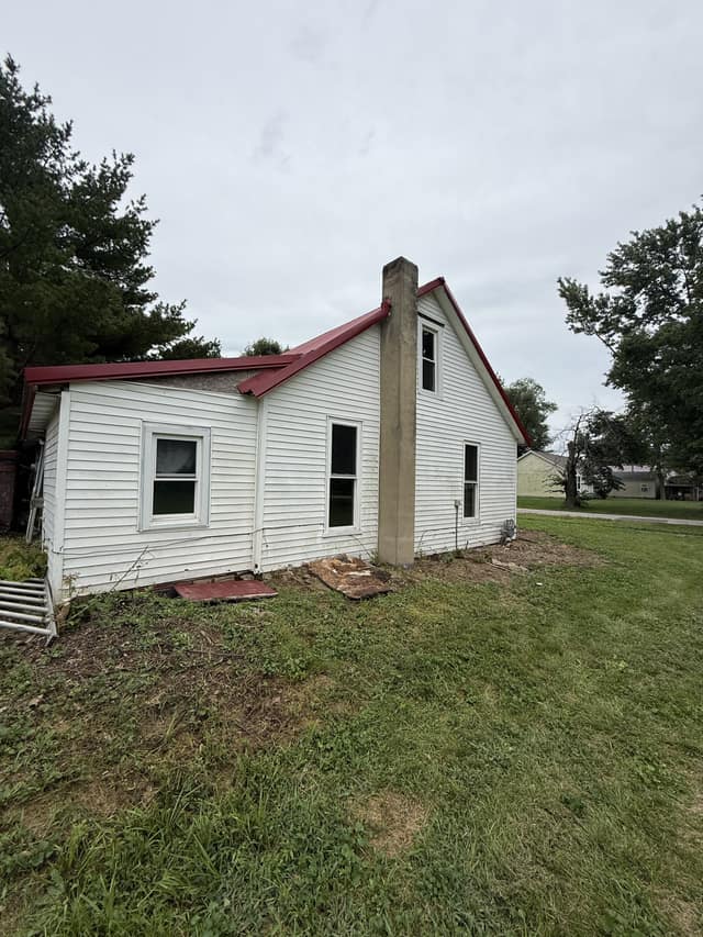 221 E Cherry St photo 9