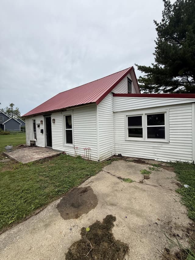 221 E Cherry St photo 11