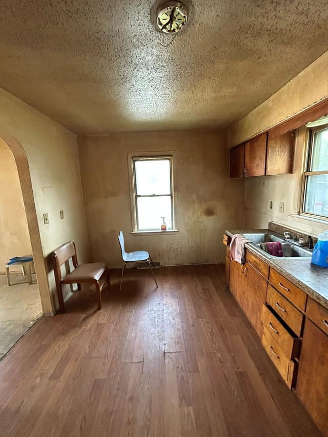 224 Lincoln Ave photo 5
