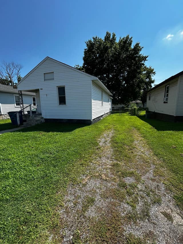 224 Lincoln Ave photo 14