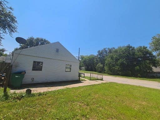 1750 N Jasper St  photo 4