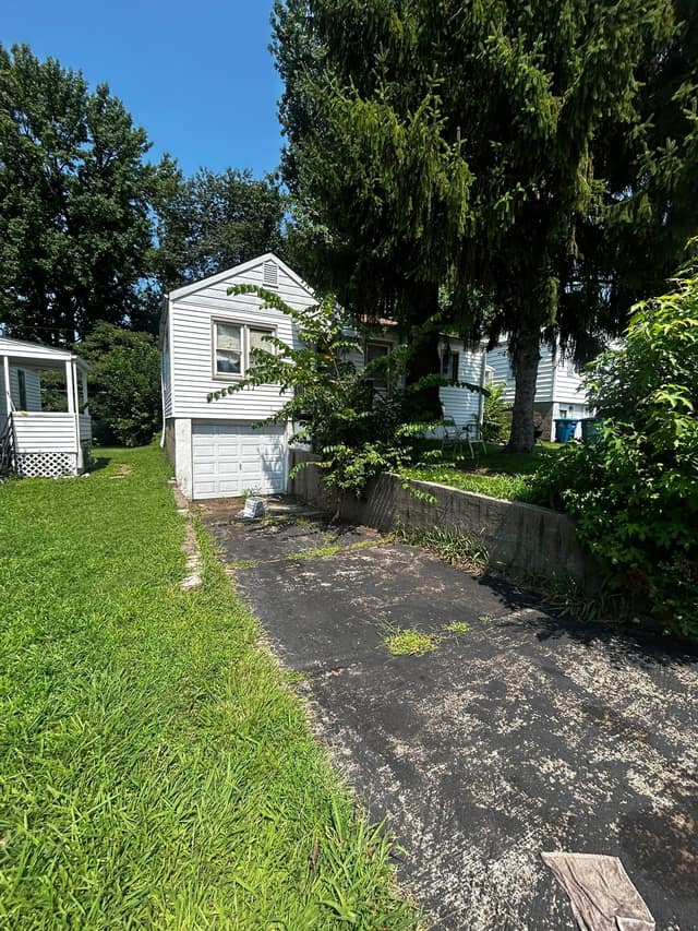 5621 Sunbury Ave  photo 3