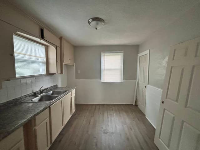 4519 June Avenue photo 9
