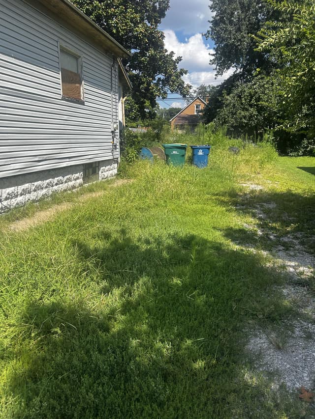 1734 Spruce St photo 3
