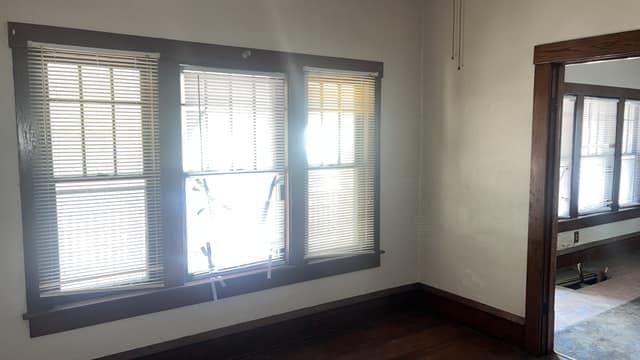 231 W Grand Ave photo 12