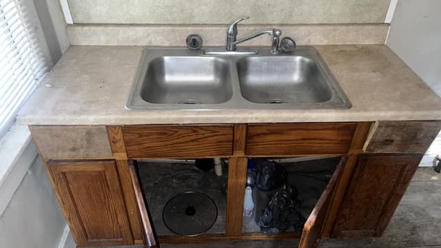 231 W Grand Ave photo 16
