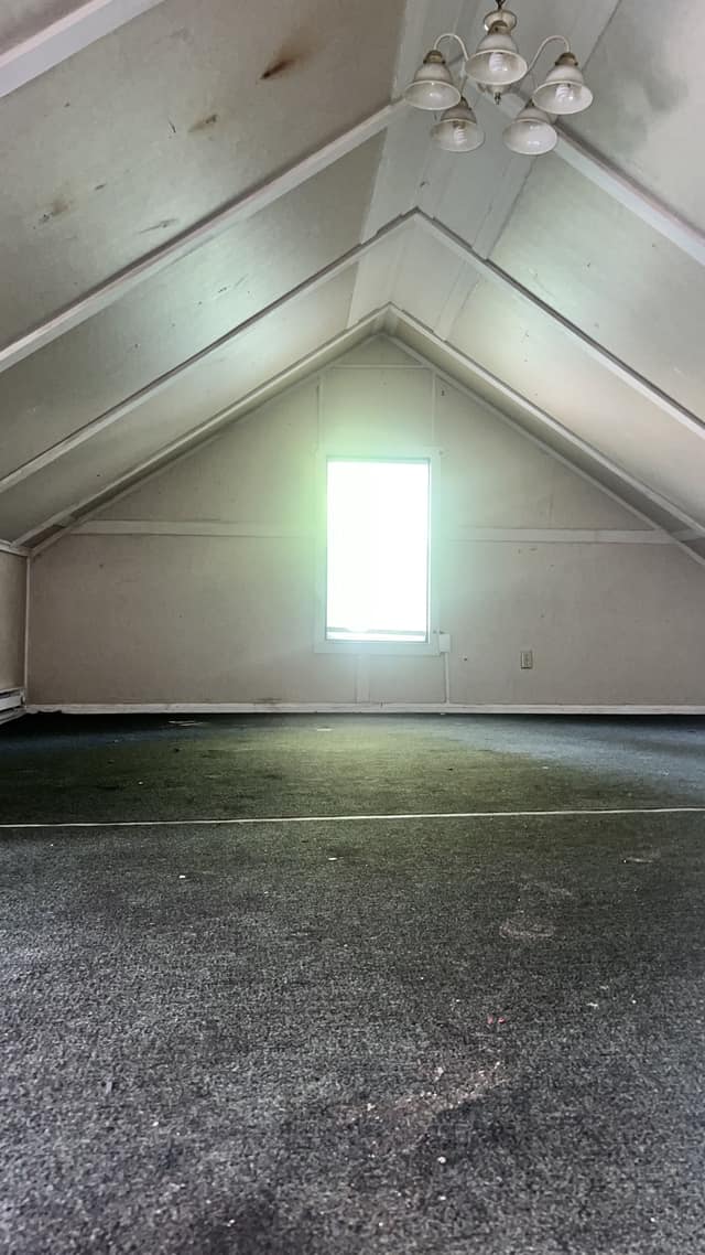 231 W Grand Ave photo 28