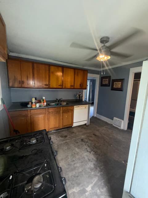 805 Waldman Ave photo 15
