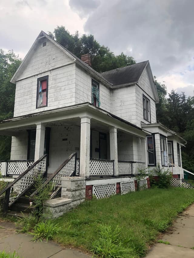 1103 E Prairie St photo 2