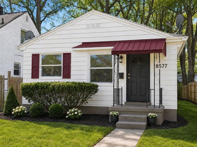 8577 Mark Twain St photo 1