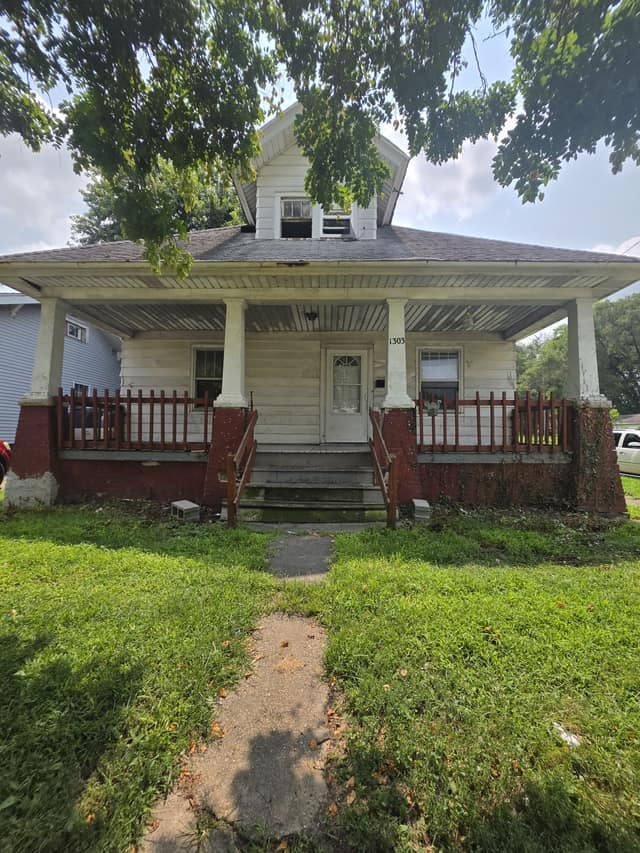 1303 E. Hickory St photo 1