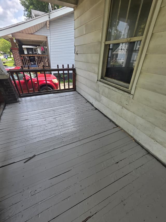 1303 E. Hickory St photo 3