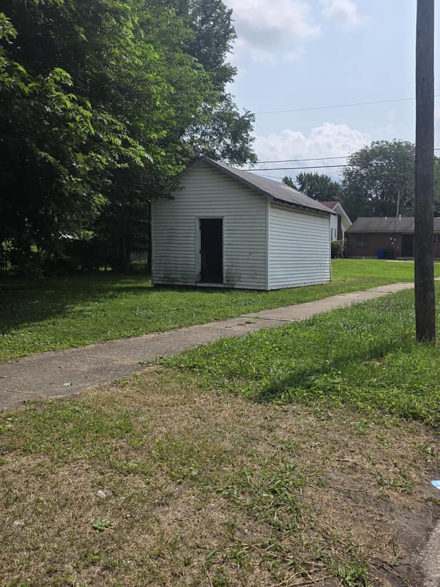 1303 E. Hickory St photo 6
