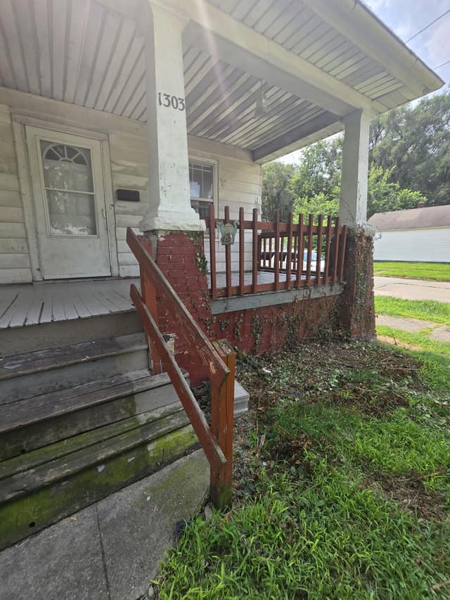 1303 E. Hickory St photo 8
