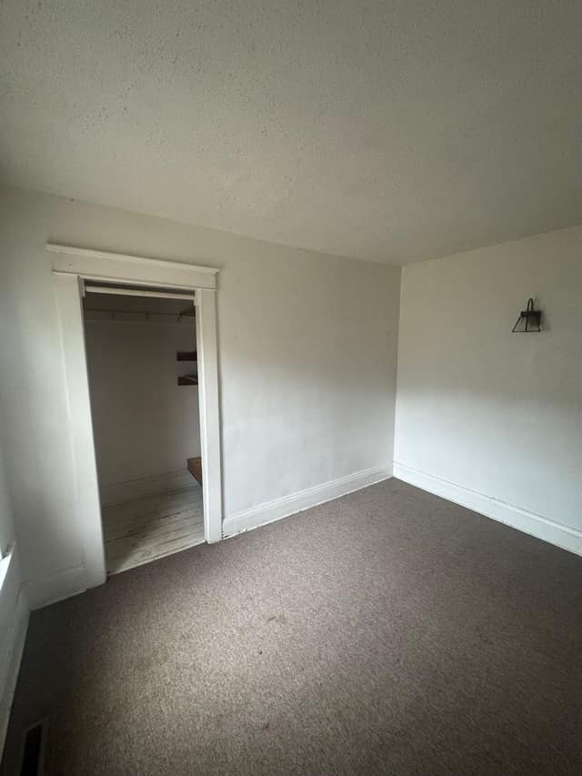2236 King St photo 15