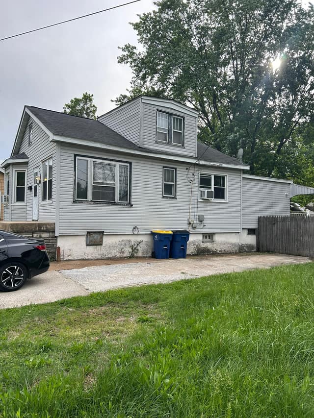2425 Wheaton Ave photo 4
