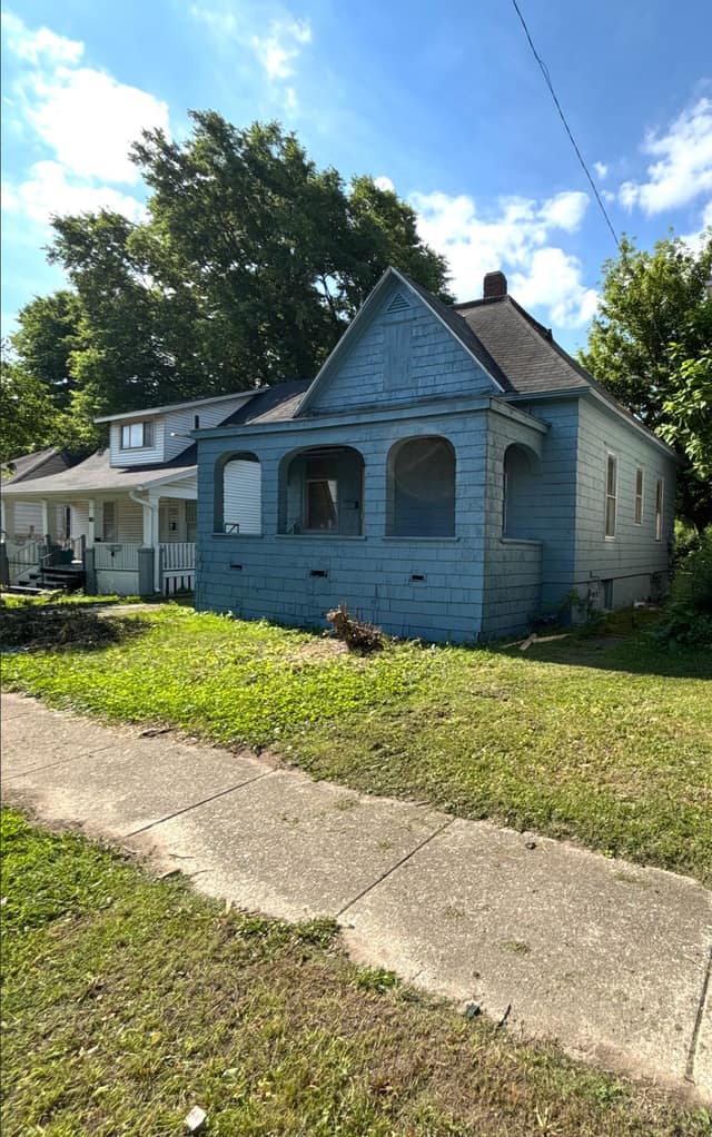 1143 E CLEVELAND AVE photo 1