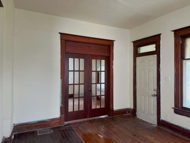1143 E CLEVELAND AVE photo 22