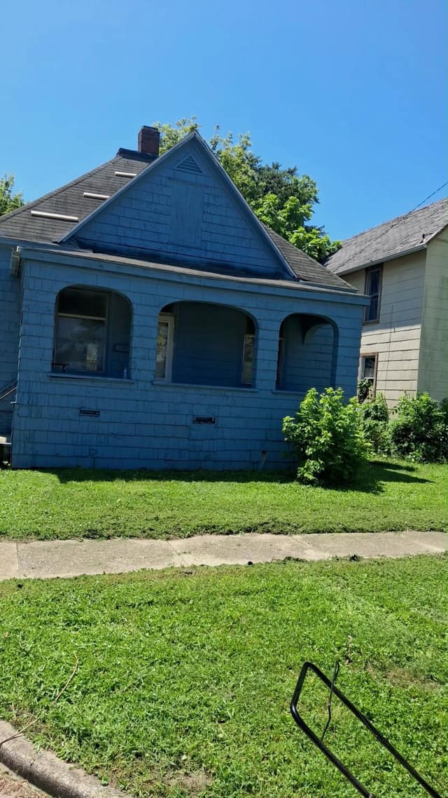 1143 E CLEVELAND AVE photo 28