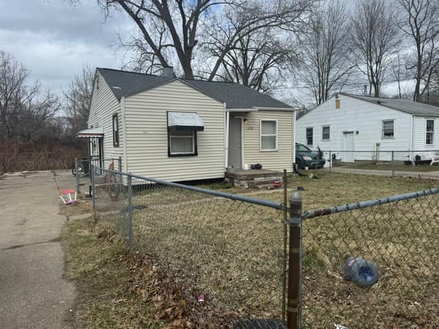 628 W Home Ave photo 2