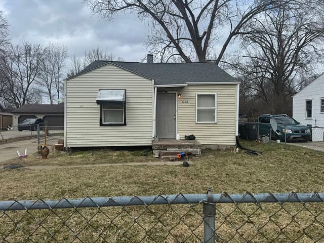 628 W Home Ave photo 3