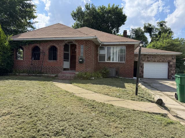 225 N 63rd St photo 6