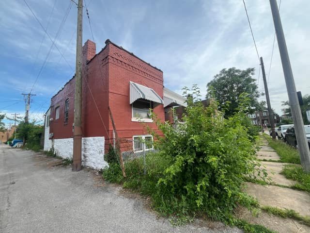 2810 Norwood Ave photo 2