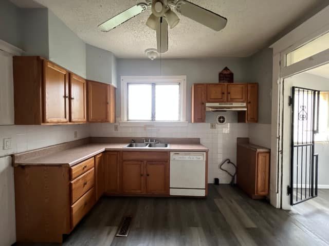 2810 Norwood Ave photo 18